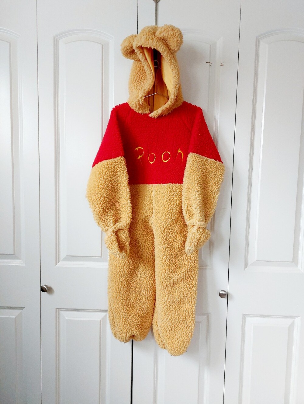 Plush Winnie the Pooh Costume size 4-6T Disney Store Halloween 90s/y2k